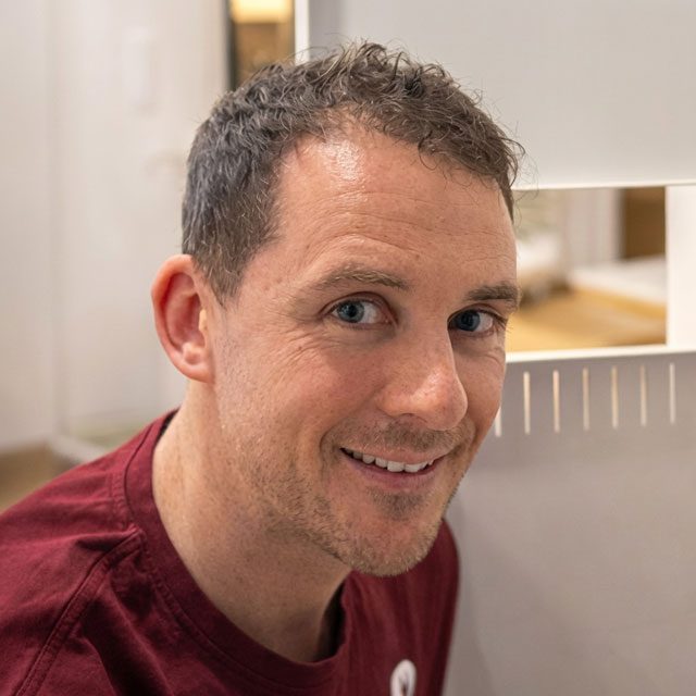 Porträt von Denis Breyer, Geschäftsführer und Elentromeister von Elektro Breyer & Veron.